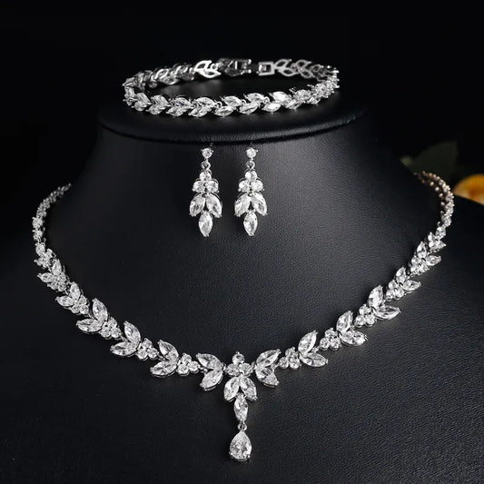 Luxury Brilliant Zirconia Leaf Necklace